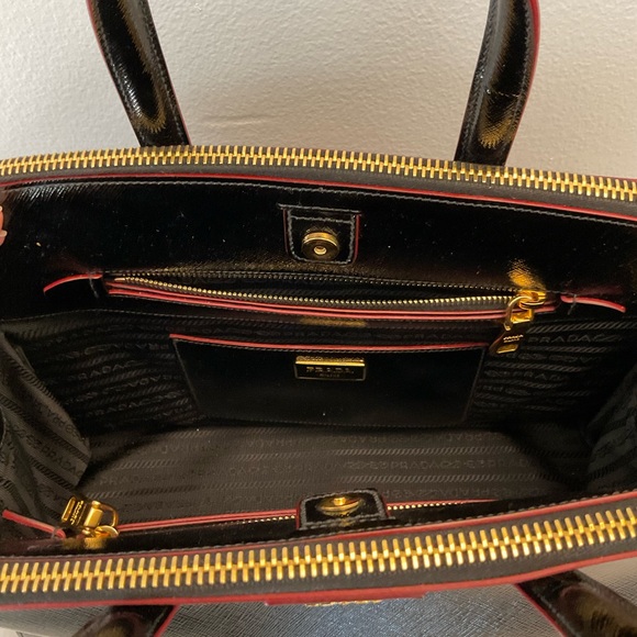 Prada SAFFIANO LEATHER HANDBAG - Picture 5 of 13